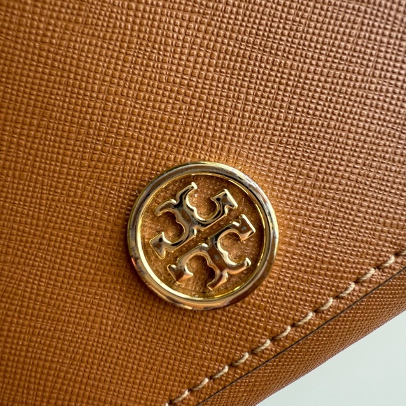 Tory Burch Robinson Wallet on Chain - Brown - Picture 3 of 13